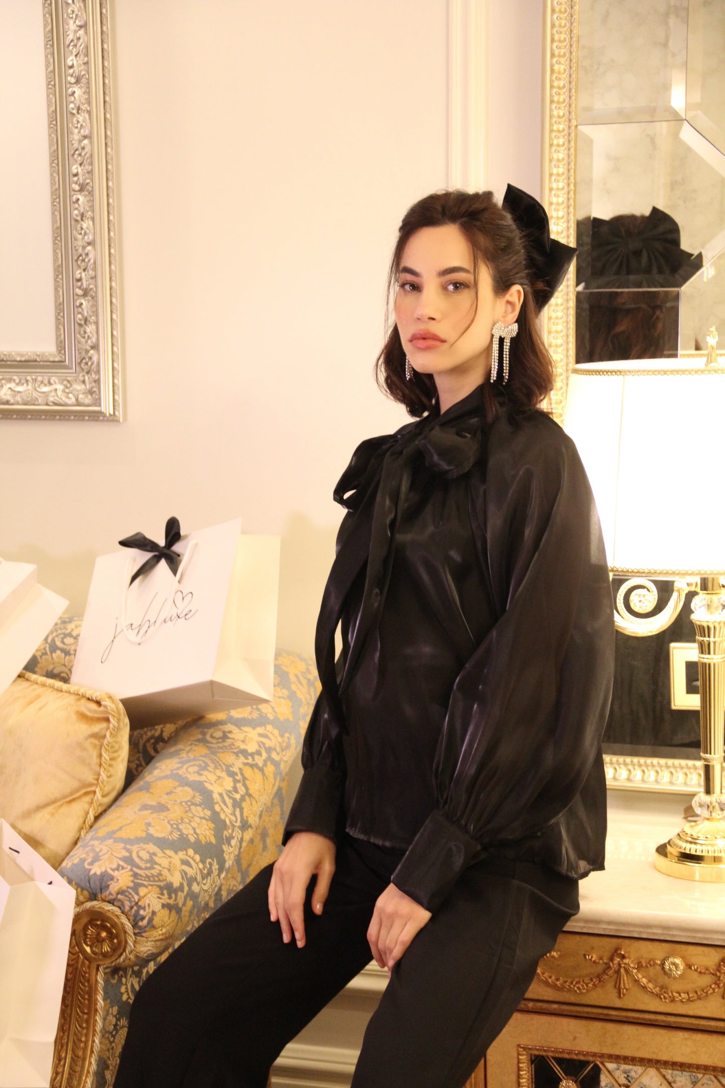 La jolie fille Blouse noir